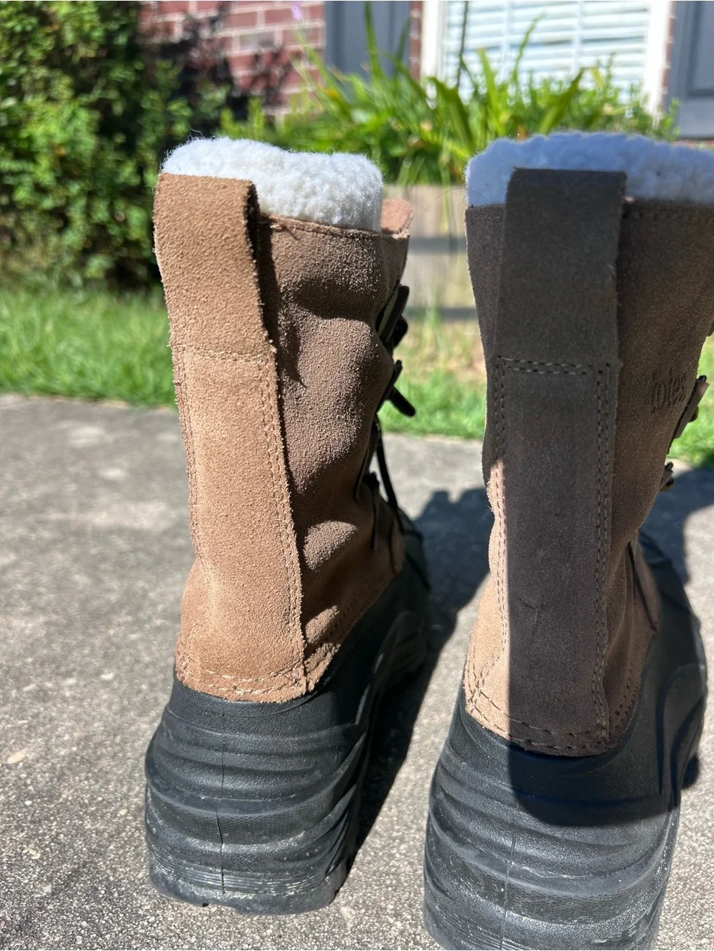 Totes Brown & Black Waterproof Sherpa Lined Snow Boots Men's Size 9